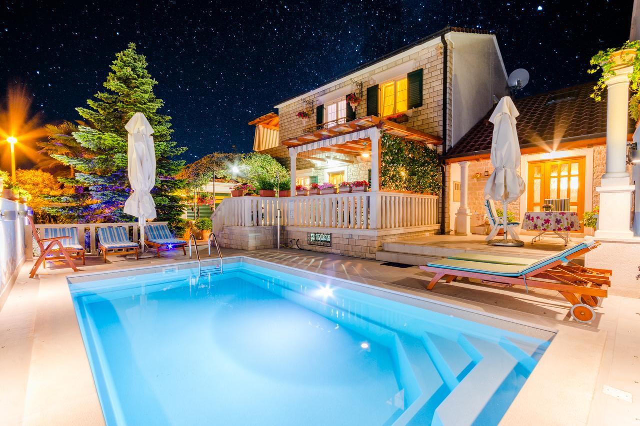 Apartments Villa Camellia - Adults Only Supetar Exterior photo