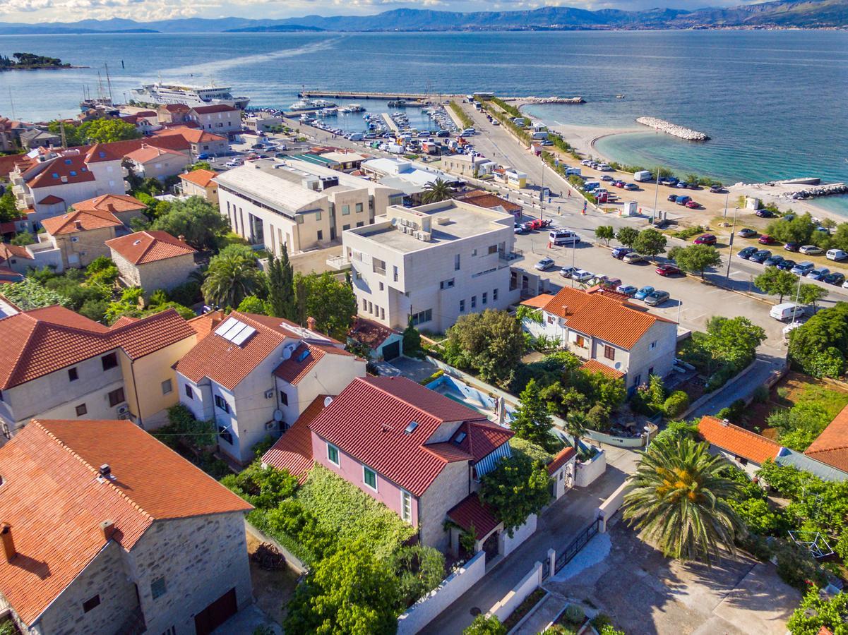Apartments Villa Camellia - Adults Only Supetar Exterior photo