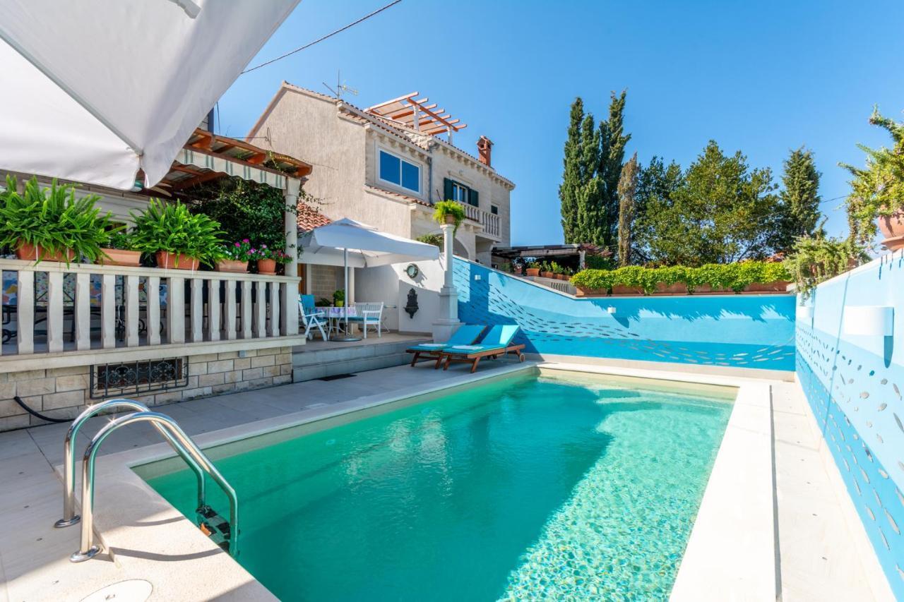 Apartments Villa Camellia - Adults Only Supetar Exterior photo
