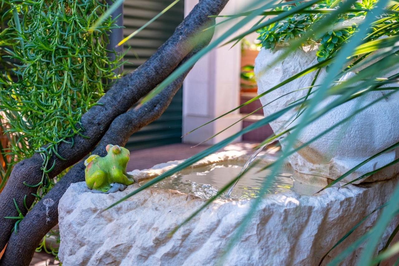 Apartments Villa Camellia - Adults Only Supetar Exterior photo