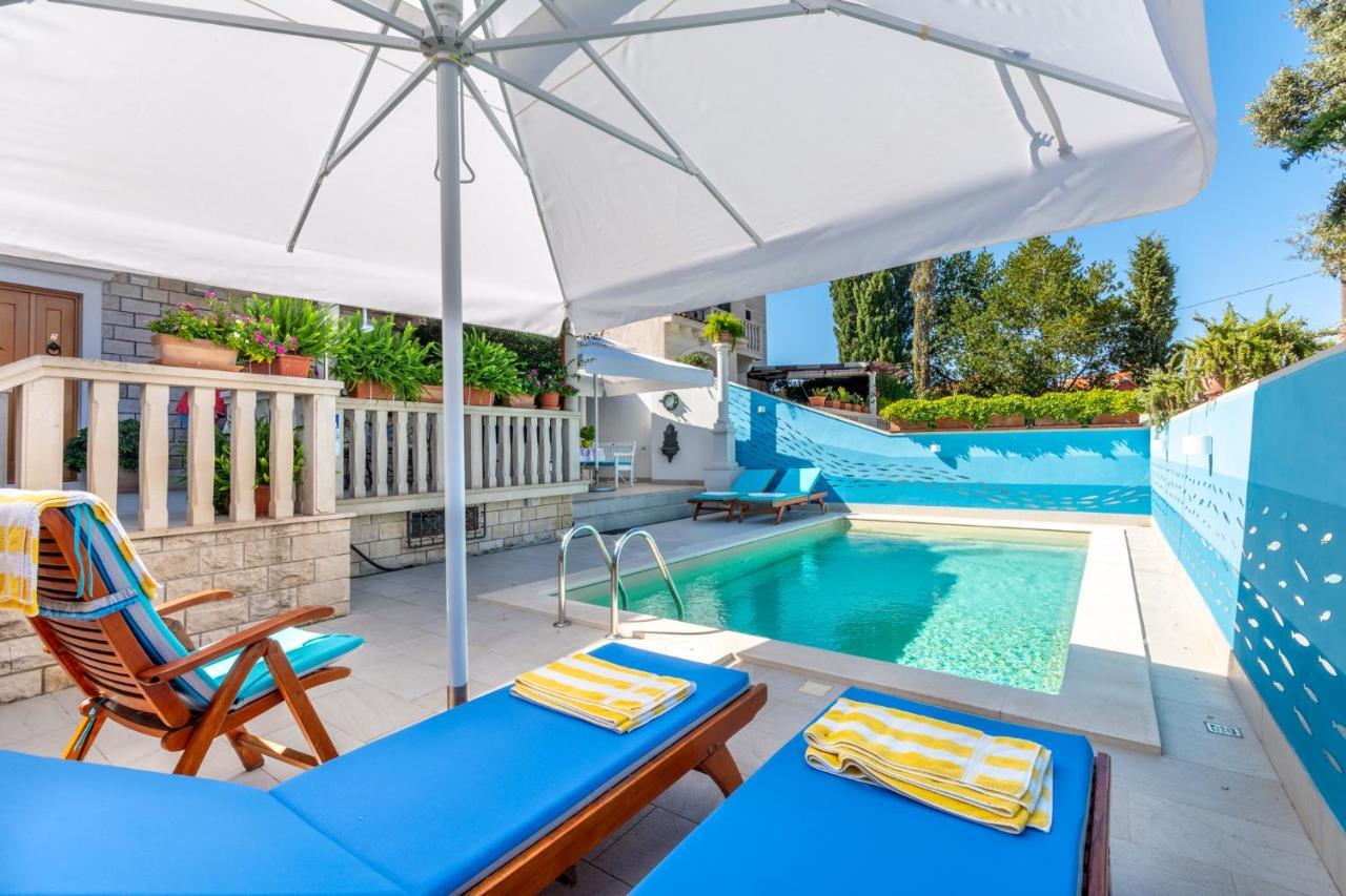 Apartments Villa Camellia - Adults Only Supetar Exterior photo
